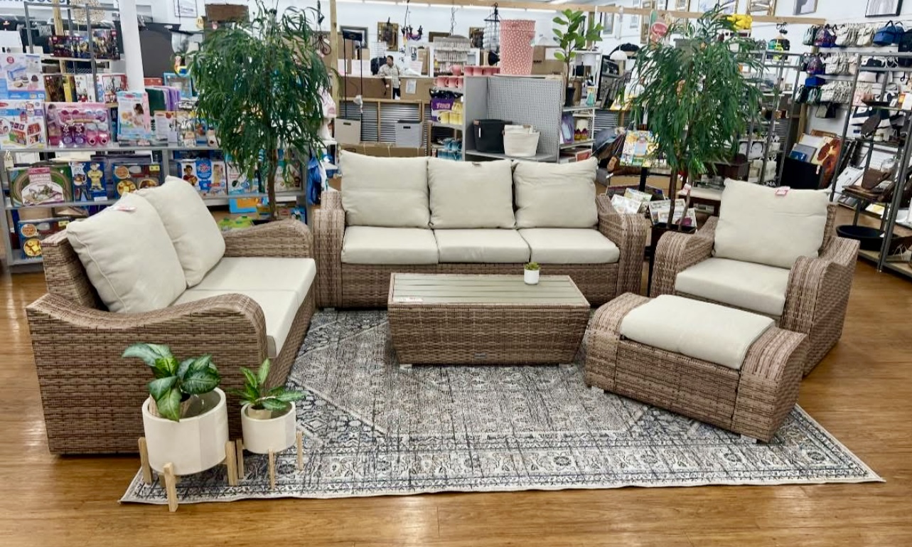 Outdoor patio furniture set at 82 Outlet
